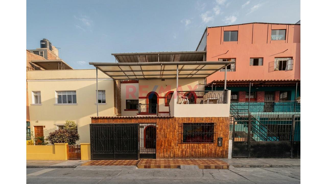 Casa de 5 dormitorios en Rimac, 293 m²