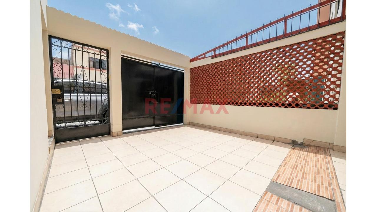 Casa de 5 dormitorios en Rimac, 293 m² — foto 2