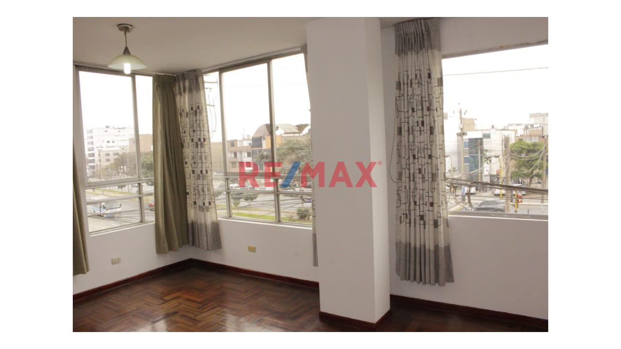 Departamento de 2 dormitorios en Los Olivos, 60 m²