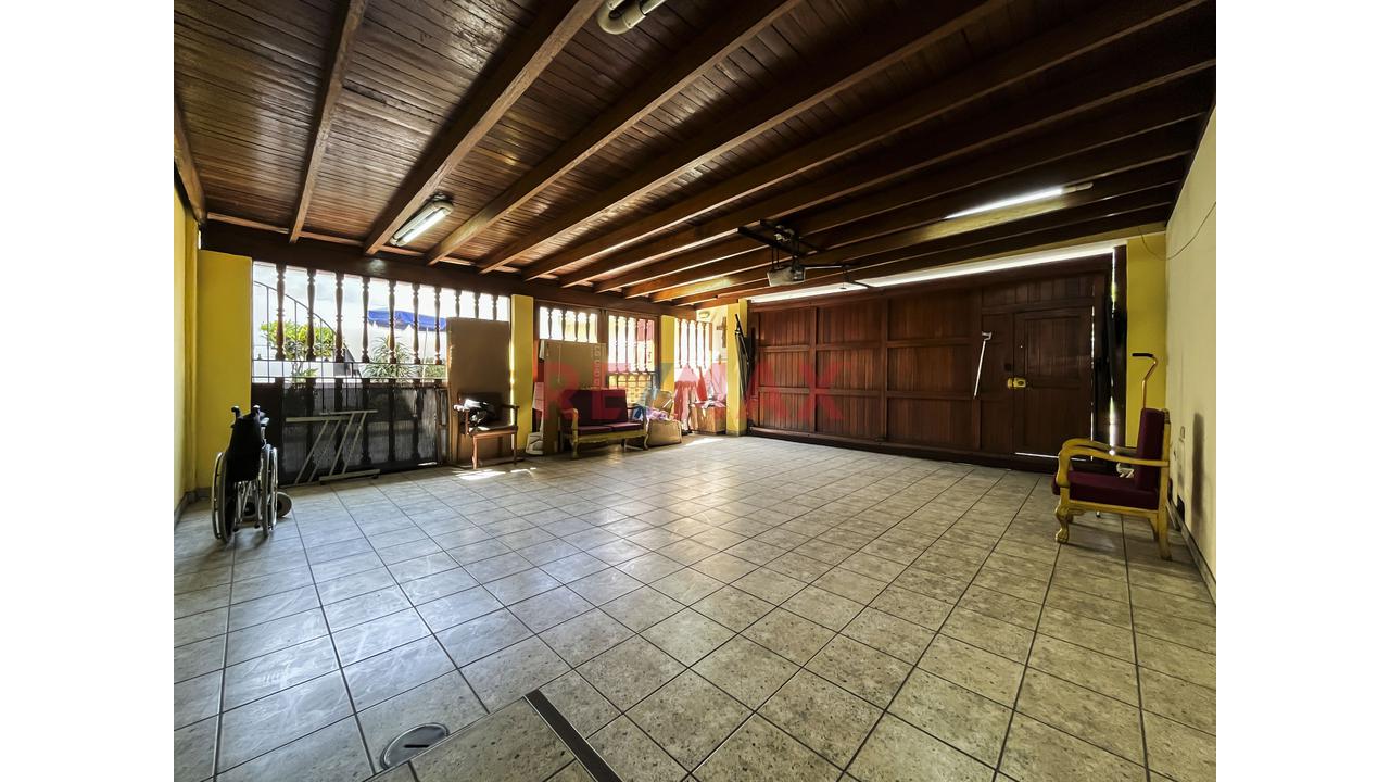 Casa de 7 dormitorios en La Molina, 336 m² — foto 3