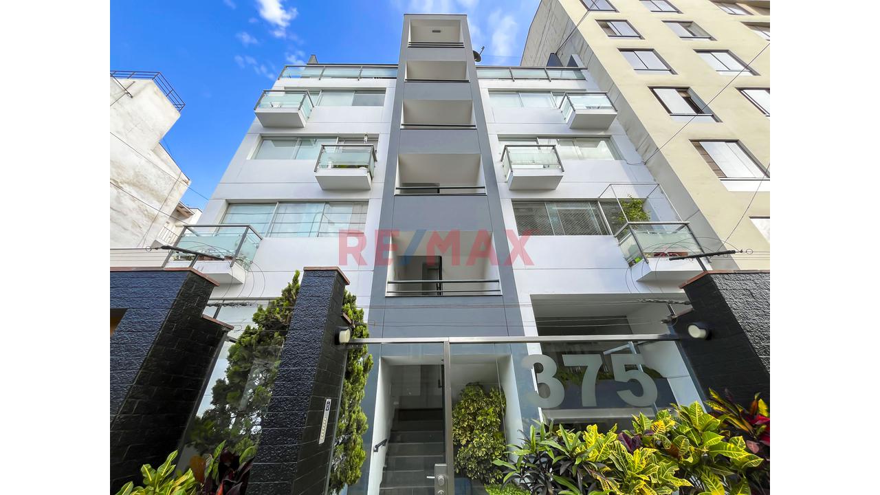 Departamento de 2 dormitorios en Miraflores, 107 m²