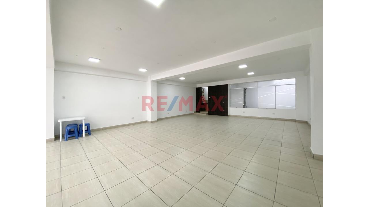 Local comercial de 140 m² en Los Olivos — foto 5