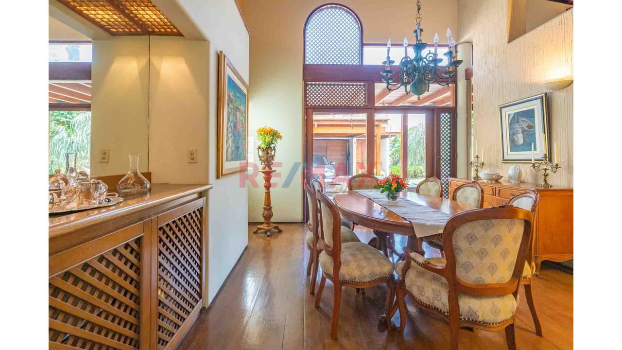 Casa de 5 dormitorios en Santiago de Surco, 361 m² — foto 2