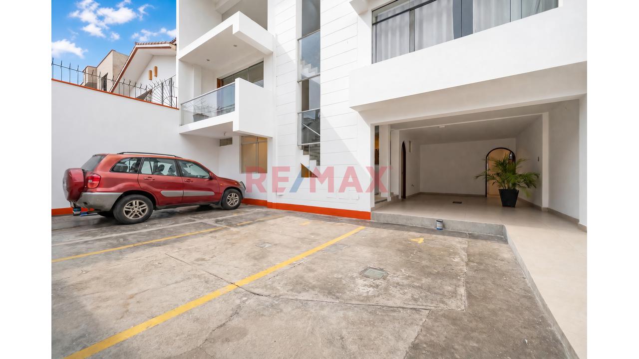 Departamento de 3 dormitorios en La Molina, 216 m² — foto 3