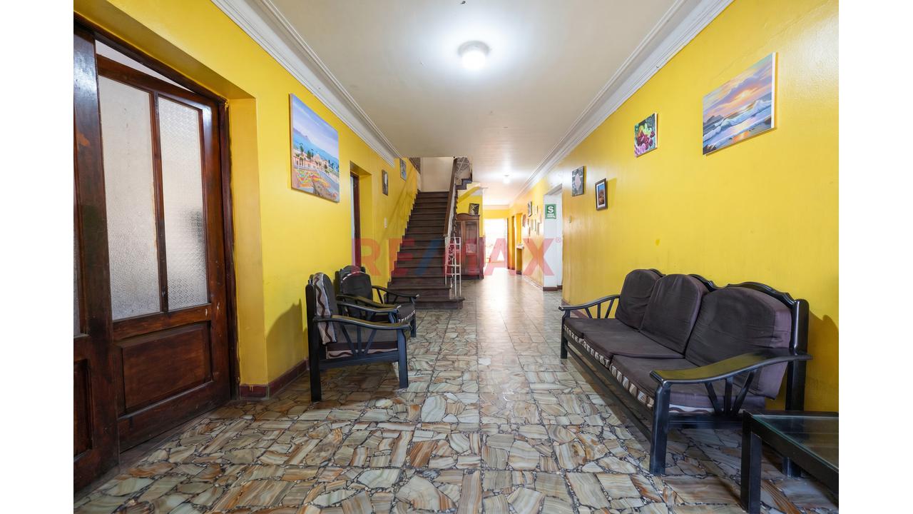 Casa de 21 dormitorios en Callao, 843 m² — foto 2