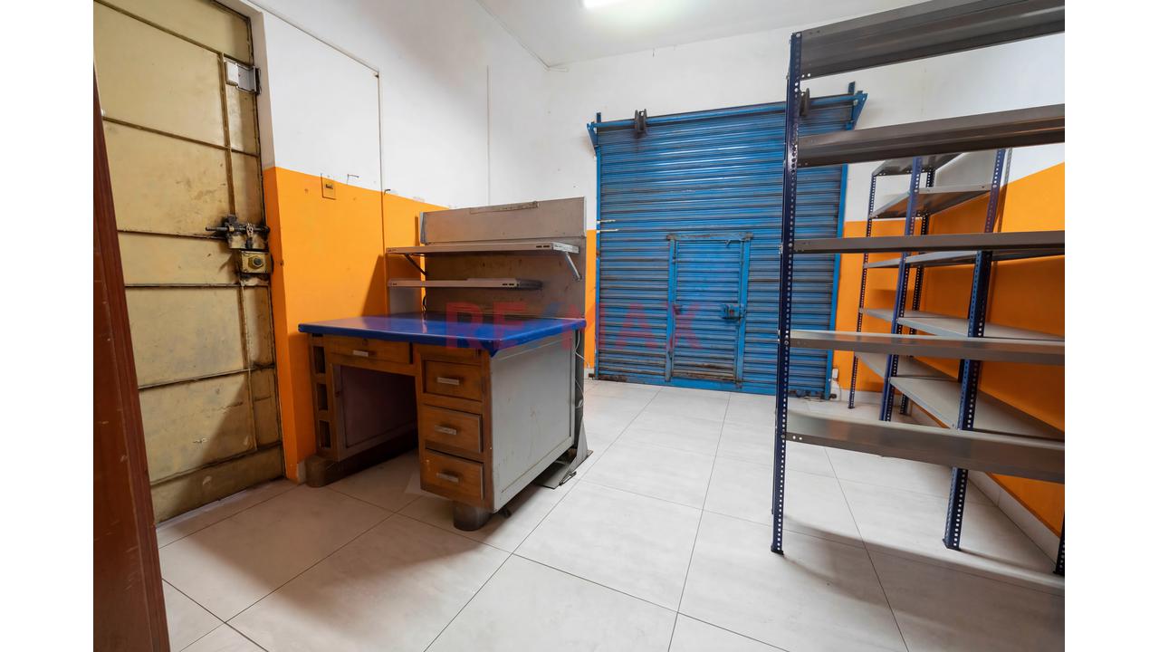 Local comercial de 106 m² en Callao — foto 2