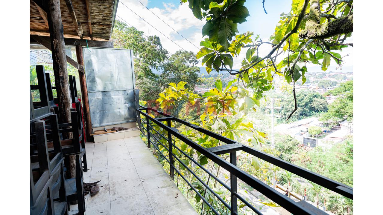 Local comercial de 188 m² en Tarapoto — foto 2