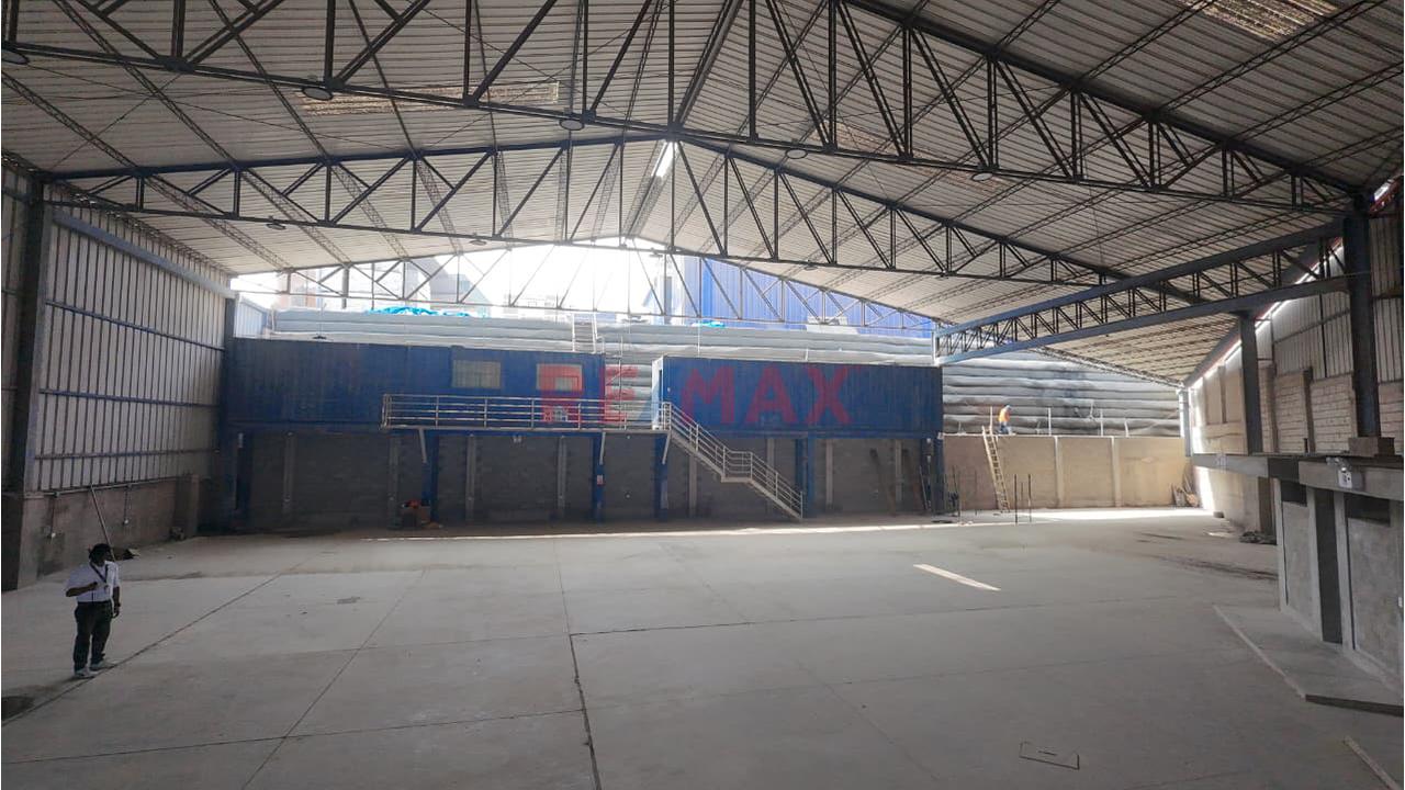 Local comercial de 985 m² en Villa el Salvador — foto 3