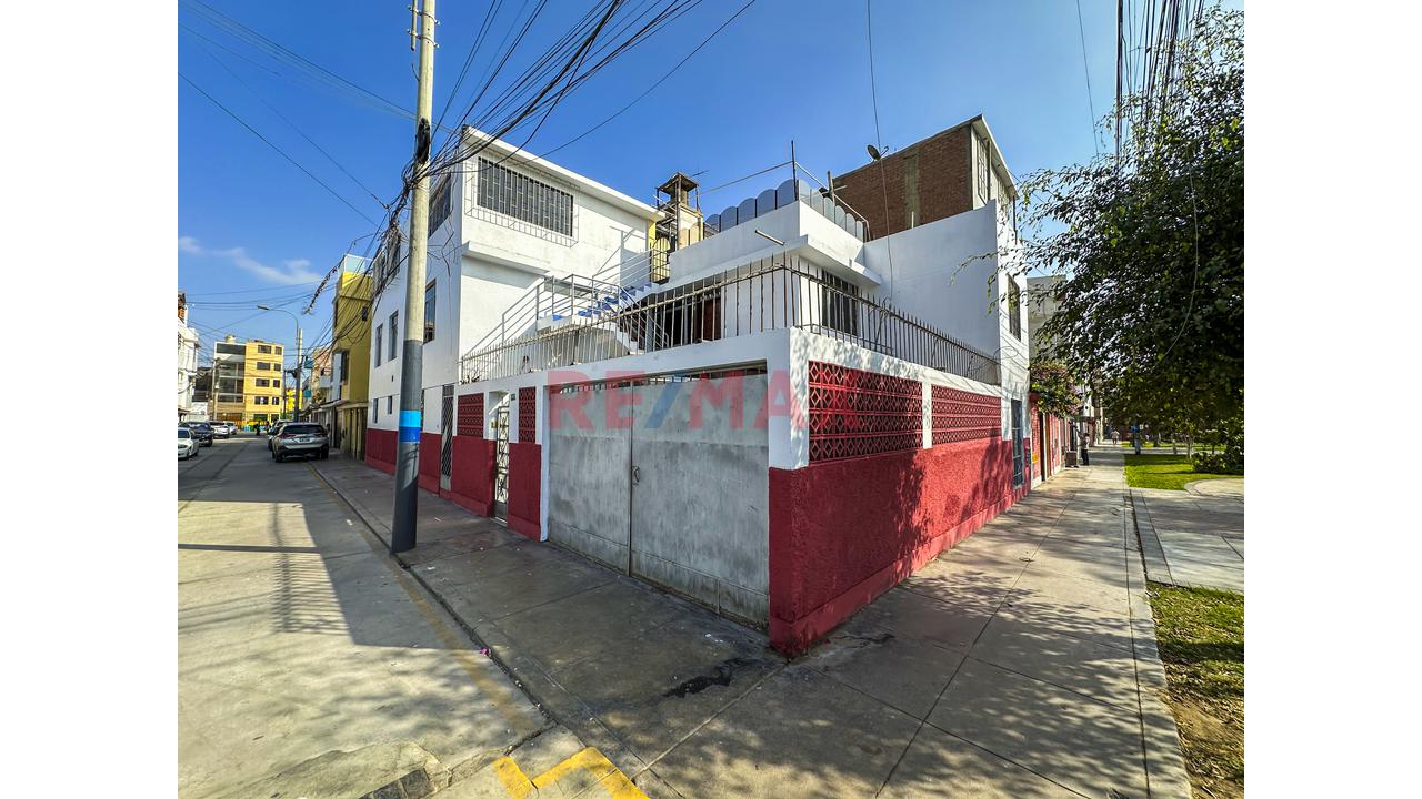 Casa de 12 dormitorios en Callao, 554 m² — foto 2