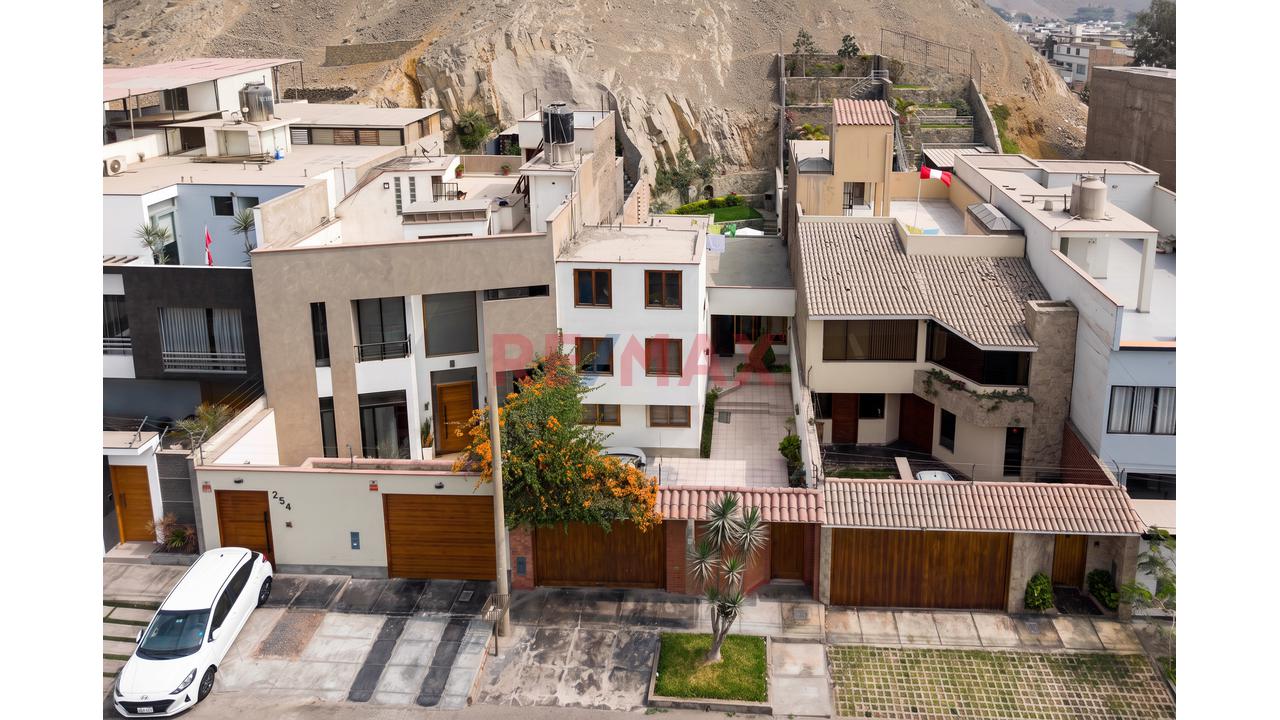 Casa de 4 dormitorios en La Molina, 158 m² — foto 3